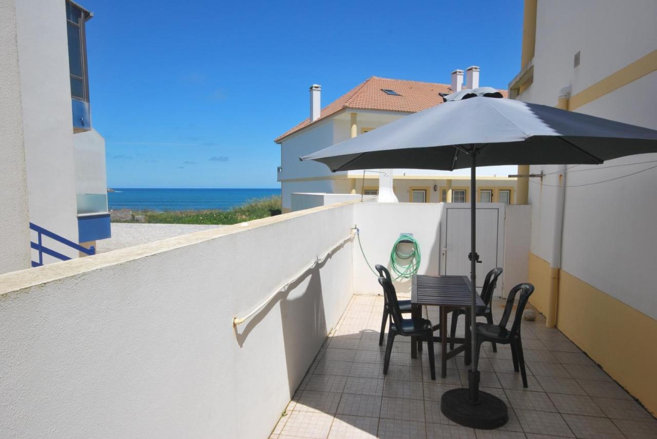 Casa Pedro - Baleal Beach, Balcony, Pool Exterior photo