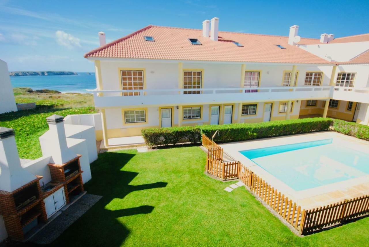 Casa Pedro - Baleal Beach, Balcony, Pool Exterior photo